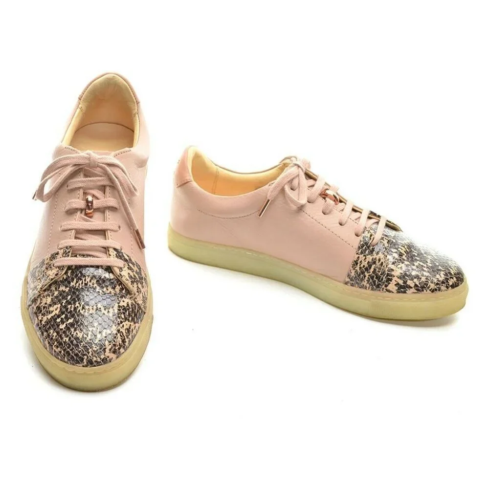 Pairs in Paris Mauve Cap Toe Lace Up Sneaker 38